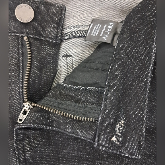 APNY Liberty Asymmetric Raw Hem Black Jeans Women’s 8 Cropped Slim - Picture 9 of 16